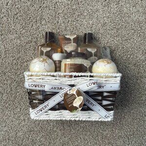 NEW lovery vanilla coconut bath set 🫧